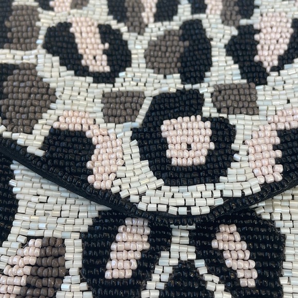 NWT Francesca’s Leopard beaded clutch - Picture 3 of 7